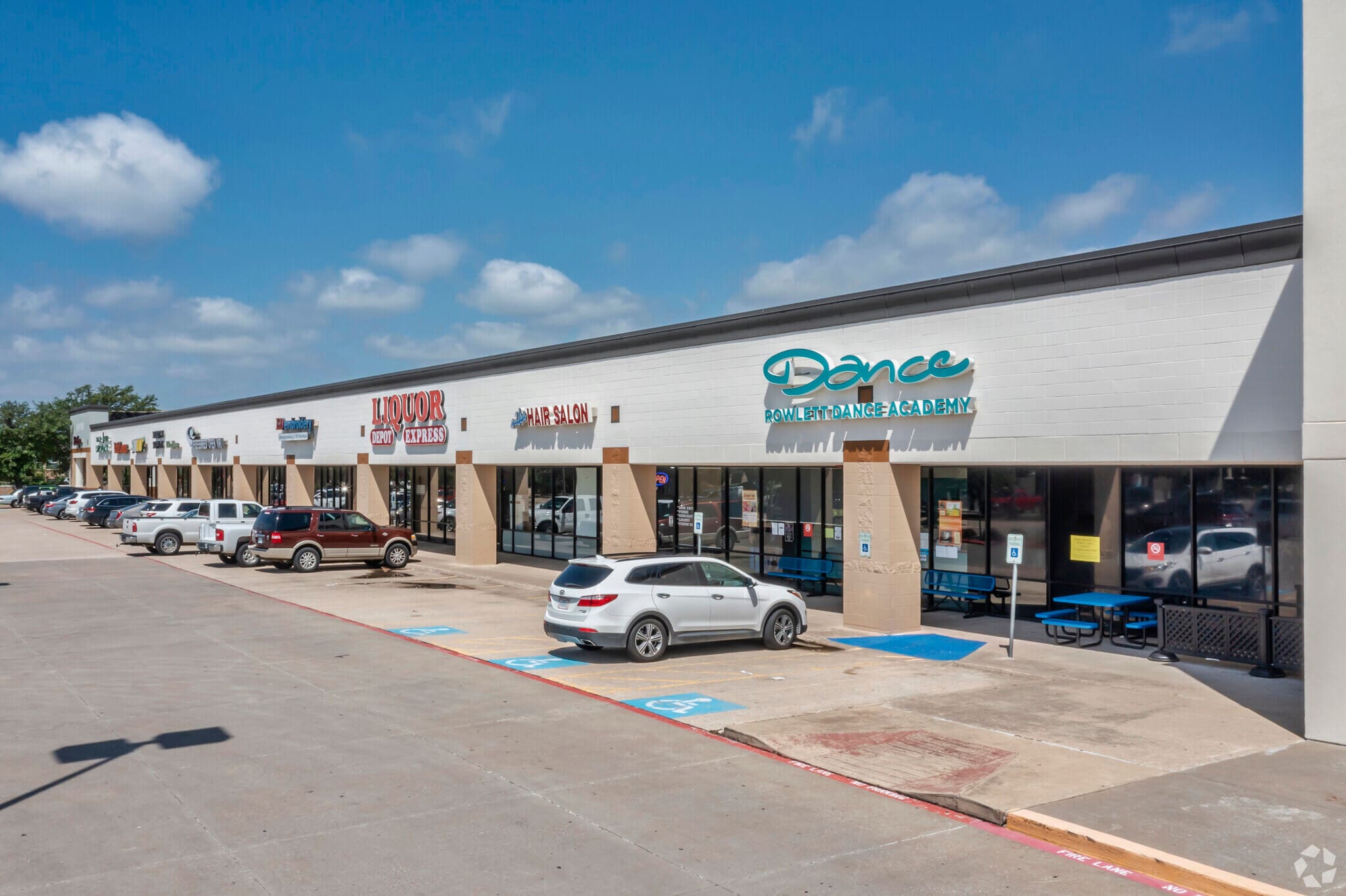8405-Lakeview-Pky-Rowlett-TX-Building-Photo-1-LargeHighDefinition